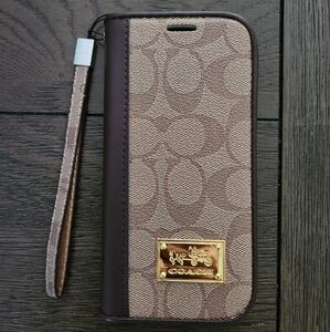 NWOT Coach iPhone Folio Case Wristlet